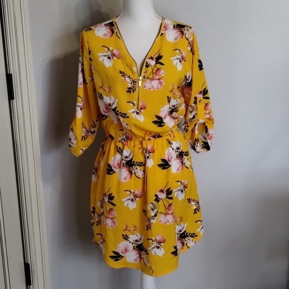 Stella Tweed women's size Medium yellow pink floral zip front dress stretch
